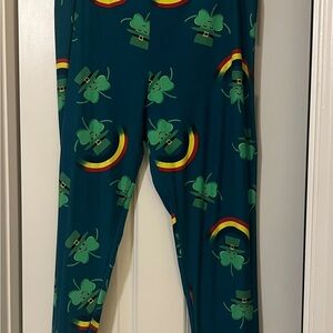 LuLaRoe Green Patterned St Patrick’s Day Leggings TC2